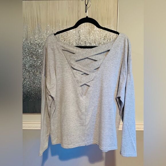 🔴XL Ecowish Top with crisscross cut out back very light. Long sleeve - Picture 2 of 4